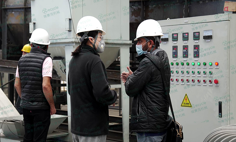 報(bào)廢鋰電池破碎分離設(shè)備.jpg